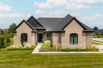 Building Photo - 850 Marlayna Dr