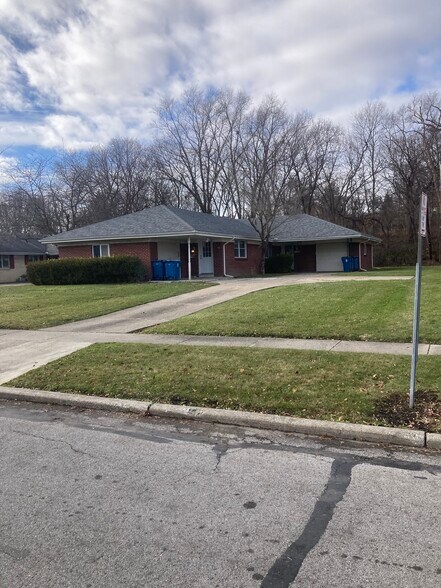 Primary Photo - 213 N 2nd St