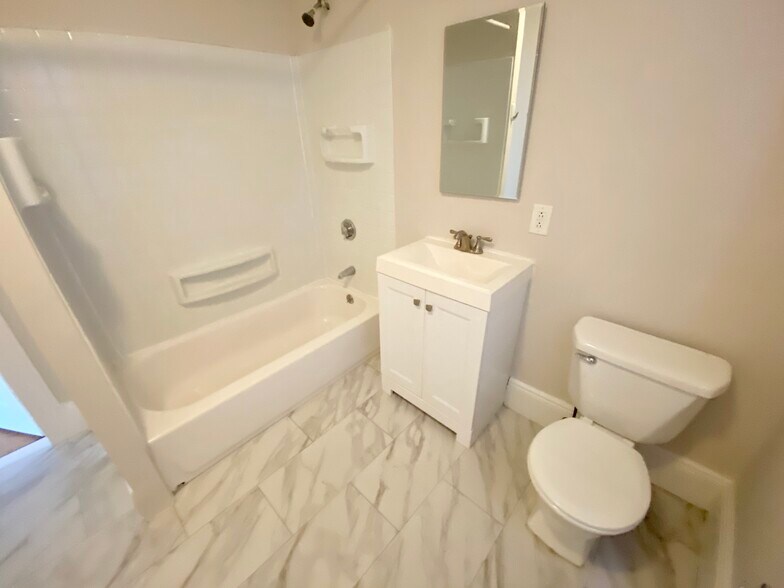 Building Photo - 1576 Tremont St