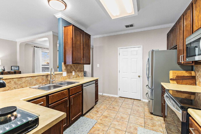 Building Photo - 317 Willow Loop