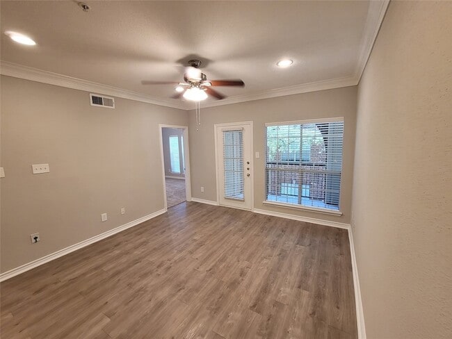 Building Photo - 1901 Post Oak Park Dr