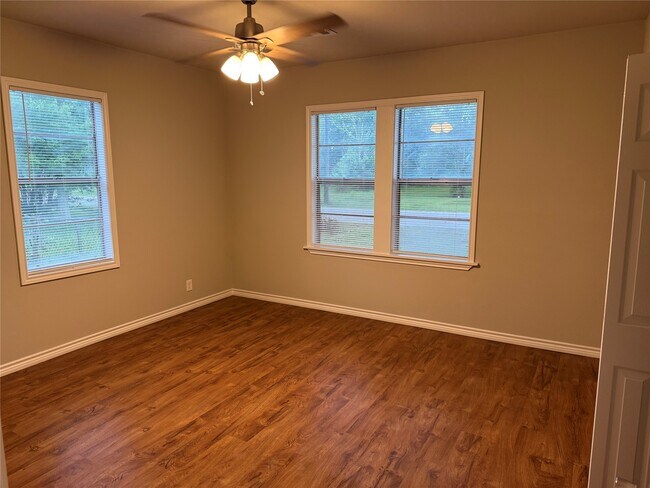 Building Photo - 1934 Austin Ave