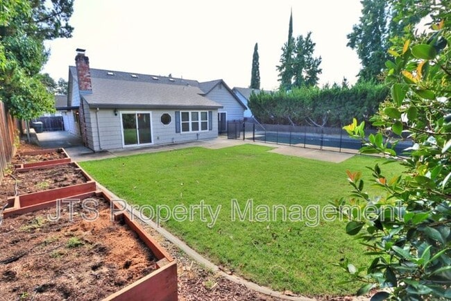 Building Photo - 9221 Rock Canyon Way