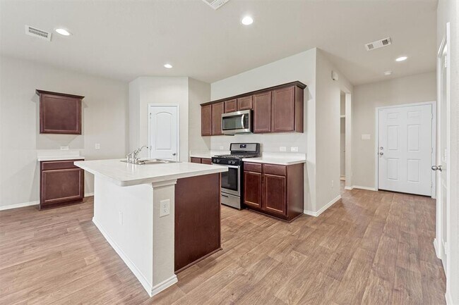 Building Photo - 21143 Waze Lewis Dr