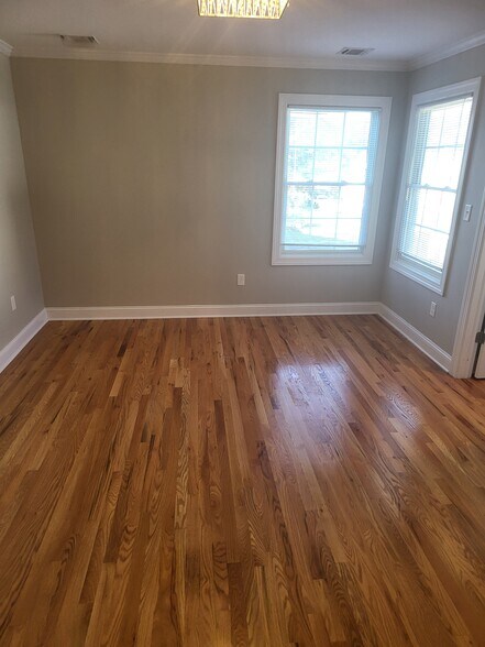 Building Photo - 36 W Hanover Ave