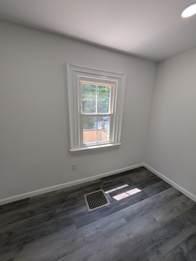 Building Photo - 966 Upper Gulph Rd