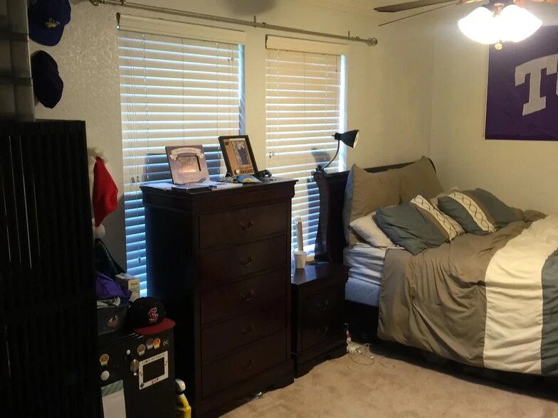 Building Photo - 3737 Shelby Dr