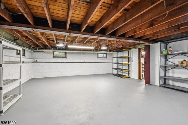 Building Photo - 8 Highland Ave