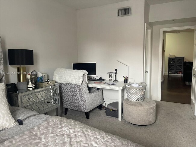 Building Photo - 160 SW 117th Terrace