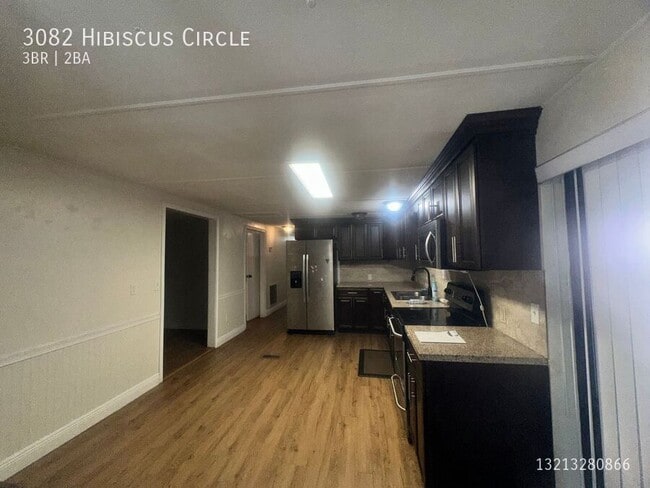 Building Photo - 3082 Hibiscus Cir