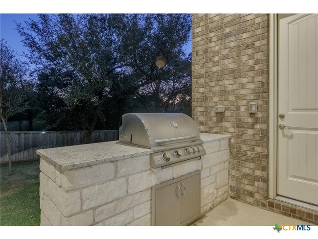 Building Photo - 1729 Las Lomas Ct