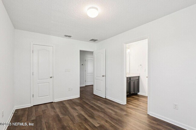 Building Photo - 134 River Mist Dr