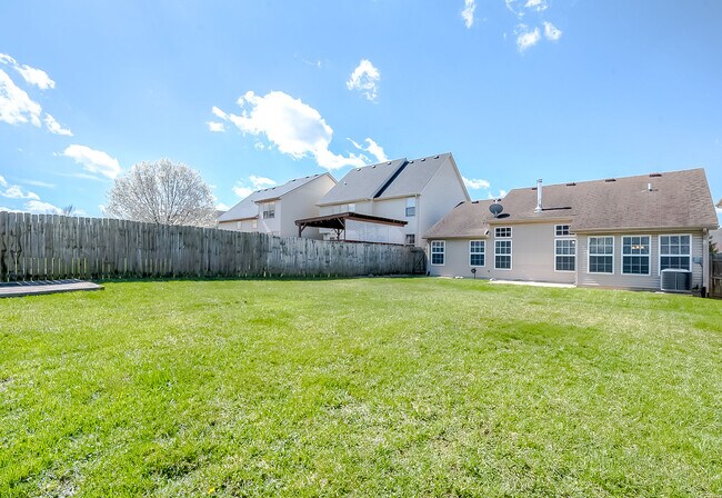 Building Photo - 2481 Crescenzio Way