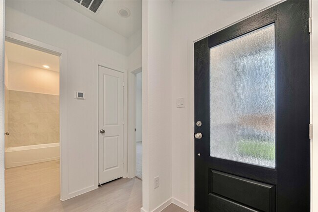 Primary Photo - 6822 Yellow Jessamine Ln