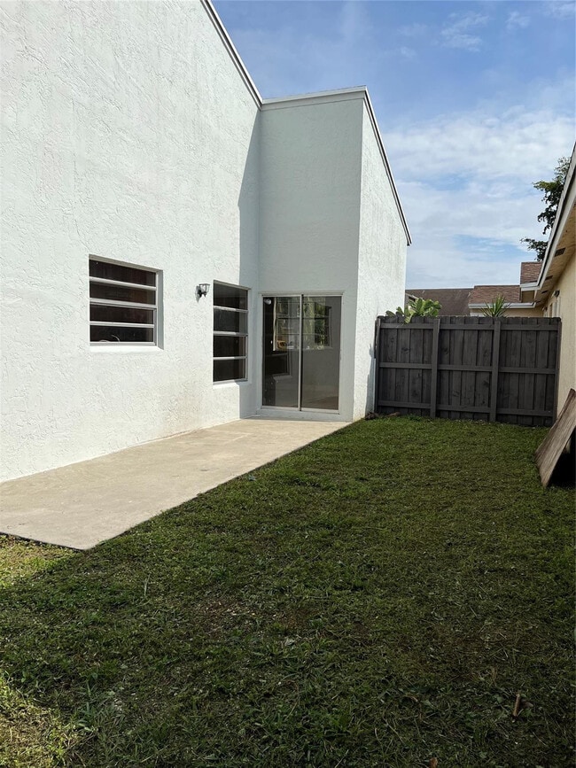 Building Photo - 8265 NW 192nd Terrace