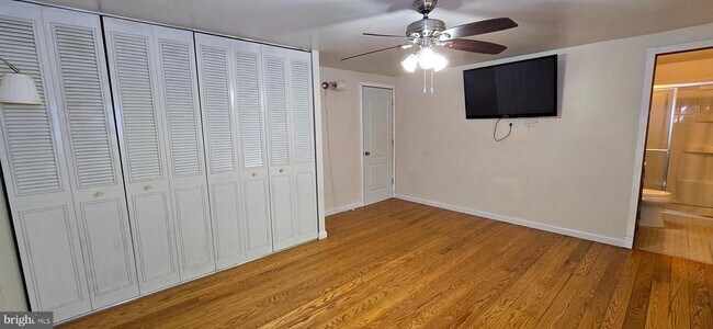 Building Photo - 9004 Flicker Pl