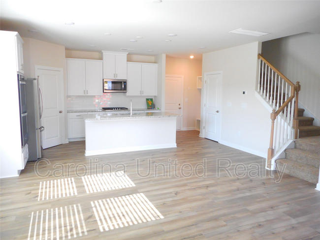 Building Photo - 843 Windage Wy