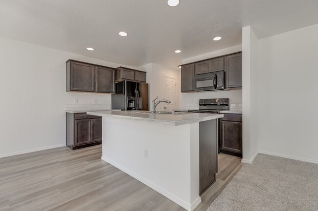 Building Photo - Beautiful 3 Bedroom Townhome for Lease!