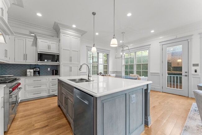 Building Photo - 426 Marshall St