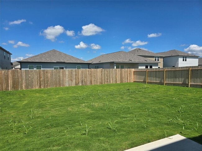 Building Photo - 121 Blazilmar Ln