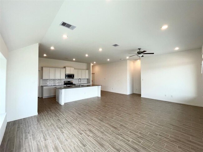 Building Photo - 2243 Rustboro Dr
