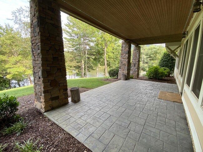 Building Photo - 65 Orvis Stone Cir