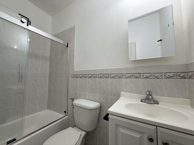 Building Photo - 33 Nelson Ave