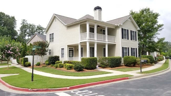 Building Photo - 2332 Trellis Ln SE