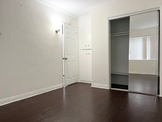 Building Photo - Bright 2 bed 1 bath in Pacific Beach