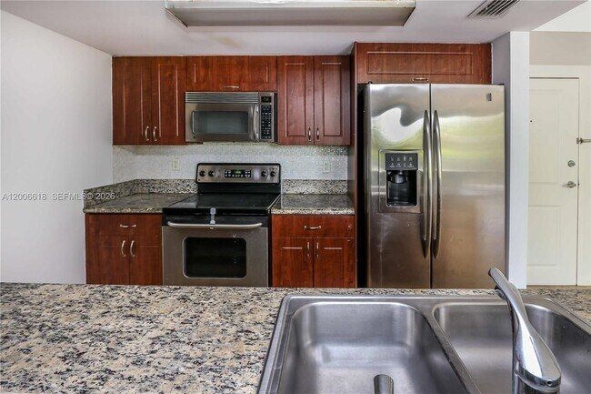 Building Photo - 1555 N Treasure Dr