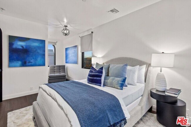 Building Photo - 16866 Charmel Ln