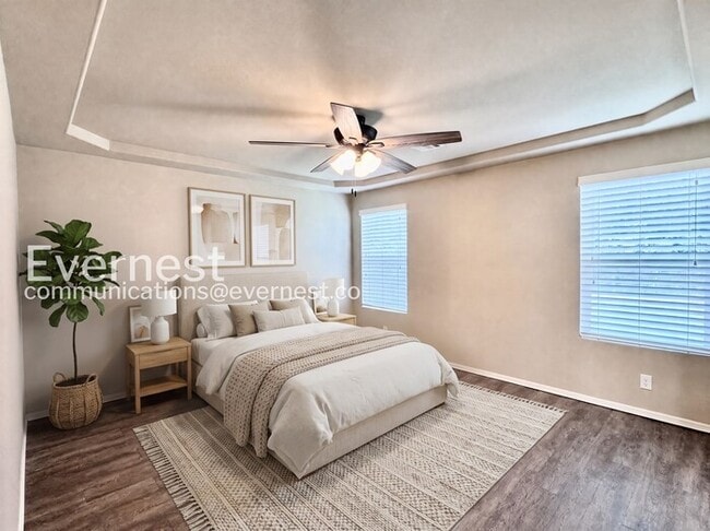 Building Photo - 3 Bed, 2 Bath Home with Garage / Pet-Friendly / Available Now!