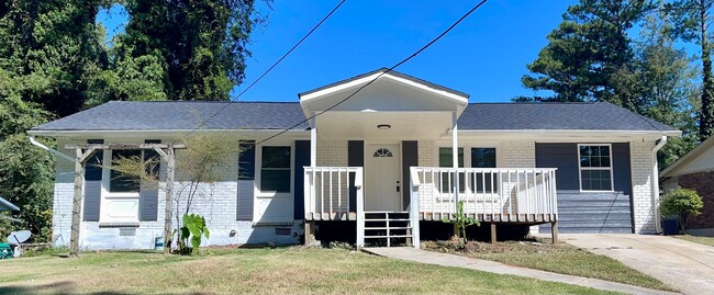 Primary Photo - Remodeled 4 Bed/2 Bath Ranch Home!