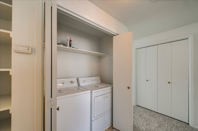 Building Photo - Charming 2 Bed, 1 Bath Duplex – Prime Bois...