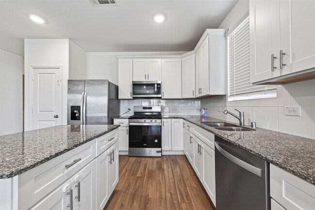 Building Photo - 8111 Star Ter Dr