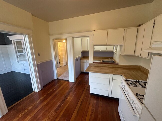 Building Photo - 2728-2730 Sutter Street (1170r)