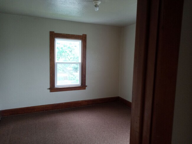 Building Photo - 1525 Kelsey Ave