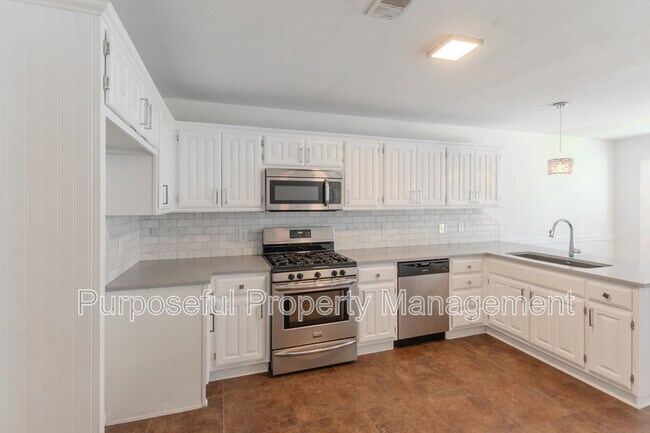 Building Photo - 4002 S 198th E Ave