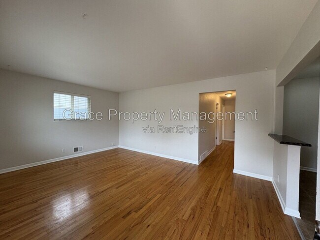 Building Photo - 1540 E 112th Pl