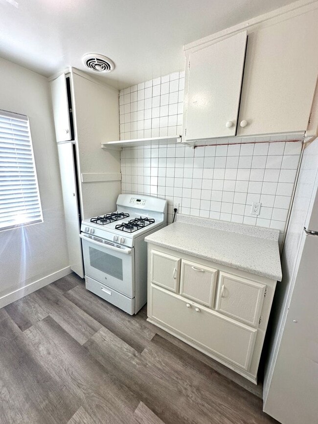 Building Photo - Cute 1bd/1ba move in ready in NoHo