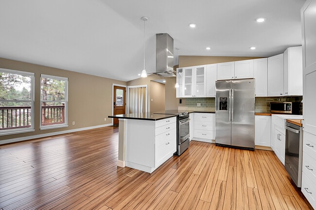 Building Photo - 5237 S Olive Rd