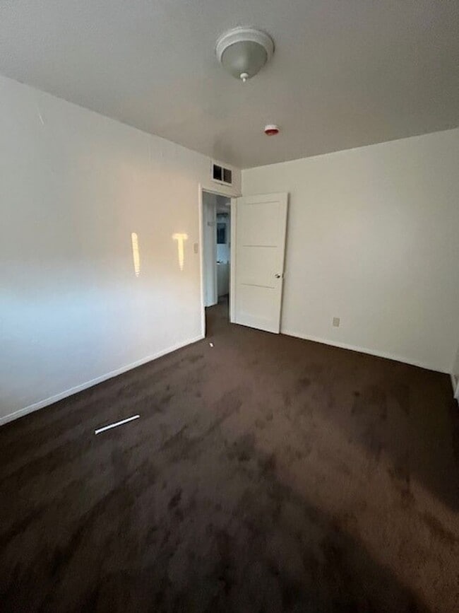 Building Photo - 229 T St