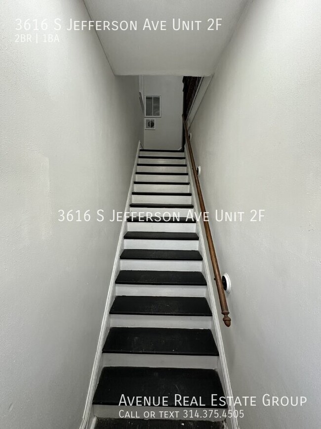 Building Photo - Spacious 2-Bedroom 1-Bathroom in Saint Lou...