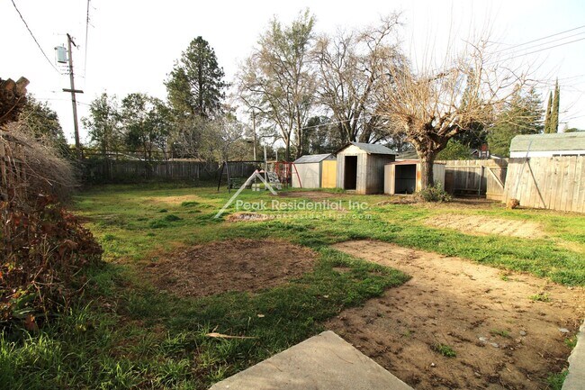 Building Photo - Updated 2bd/1ba Orangevale Duplex with Gar...
