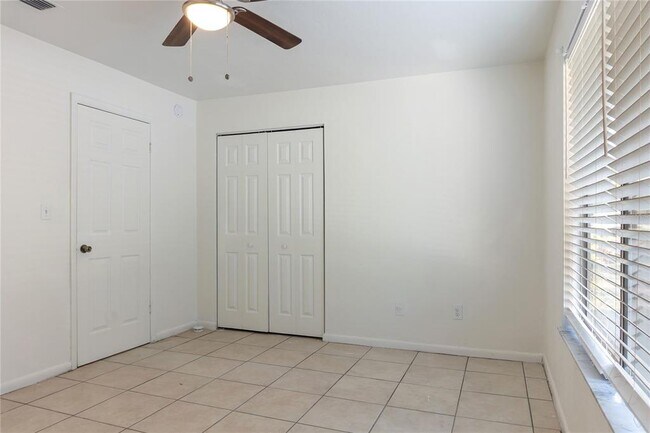 Building Photo - 1031 SW 61st St