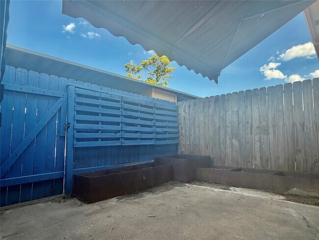 Building Photo - 5800 Lumberdale Rd
