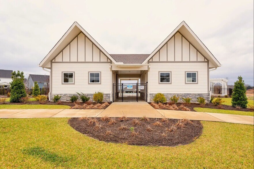 Building Photo - 819 Dean Dr