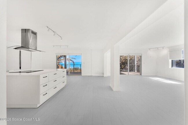 Building Photo - 9085 Jimmy Buffett Mem Hwy