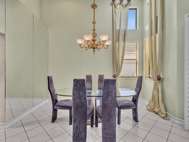 Building Photo - 10122 Spyglass Way