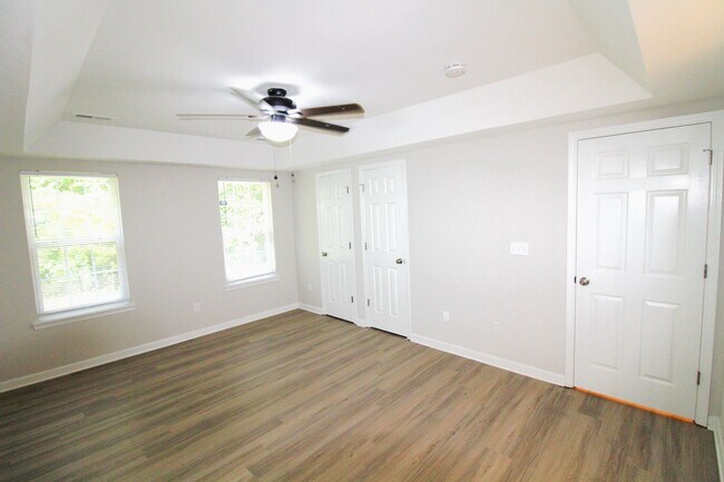 Building Photo - Fully Remodeled 3 Bedroom home with a garage!